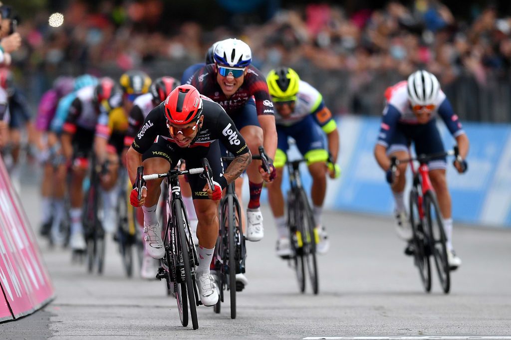 Caleb Ewan (Lotto Soudal) sprints to the win on stage 7 of the Giro d&#039;Italia