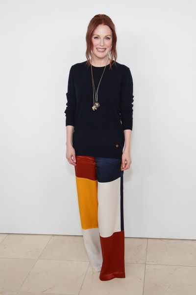 Clothing, Shoulder, Joint, Knee, Footwear, Leg, Fashion, Riding boot, Standing, Arm,