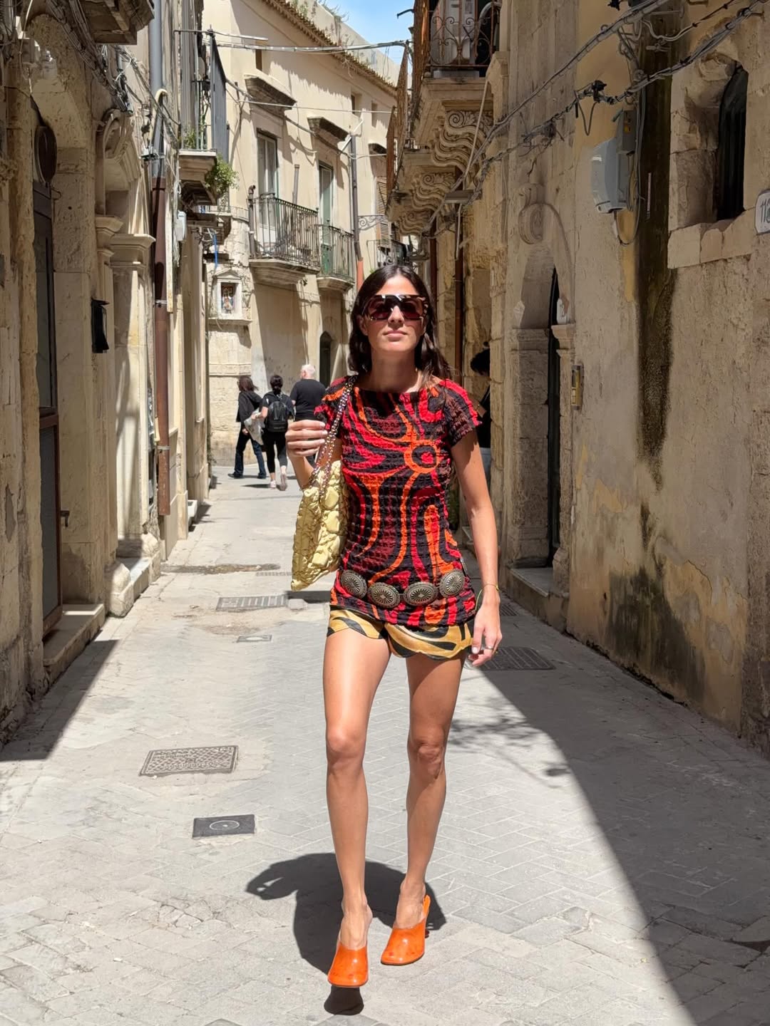 @vicmontanari wears pucci print and coin belt