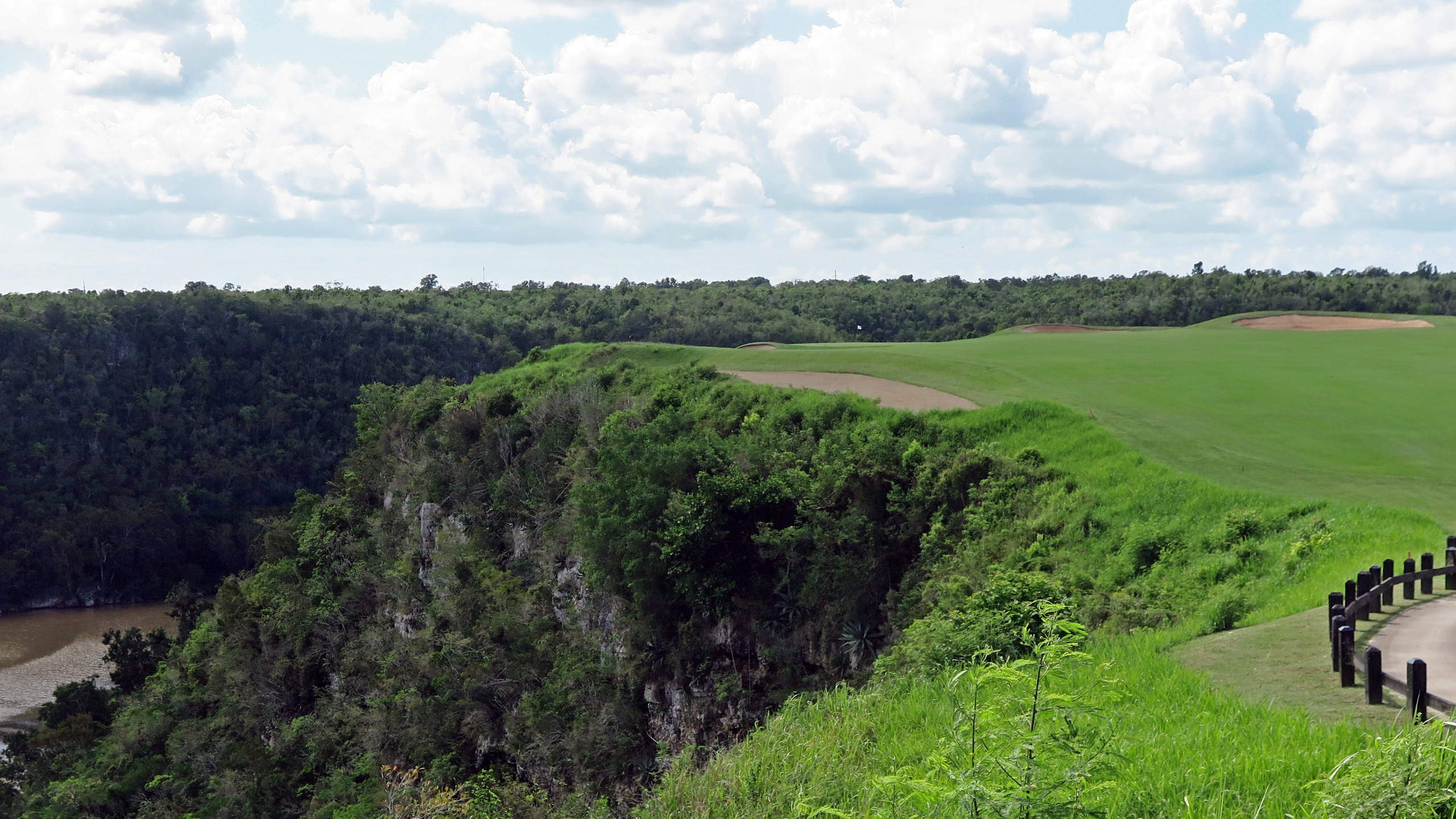 Dye Fore - Chavon - Hole 5