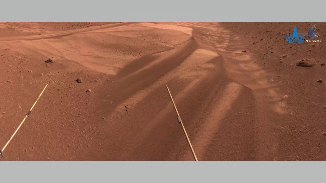 A dune imaged by the Zhurong rover before entering hibernation in May 2022.
