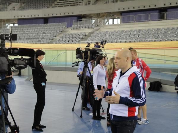 Dave Brailsford talks to the folk at the BBC