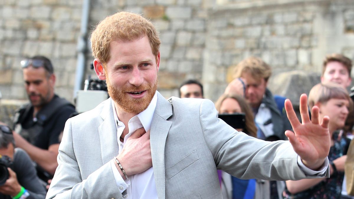 C'est la signification particulière du bracelet que le prince Harry porte toujours.