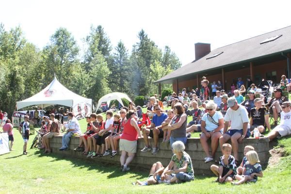 A crowd awaits the start of the amateur awards at the WORS Reforestation Ramble.
