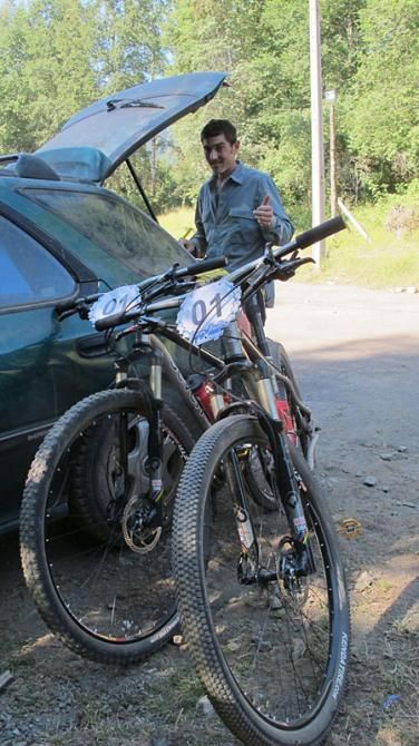 Mary ran Kenda's Karma tires on Stan's NoTubes "Race Gold" wheels... Mike opted for Kenda's Small Block 8s mounted on Stan's NoTubes "Crest" wheel set.