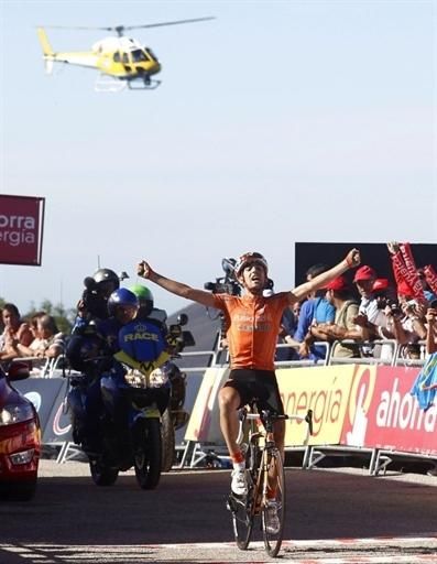Mikel Nieve (Euskaltel-Euskadi) celebrates his first professional victory.