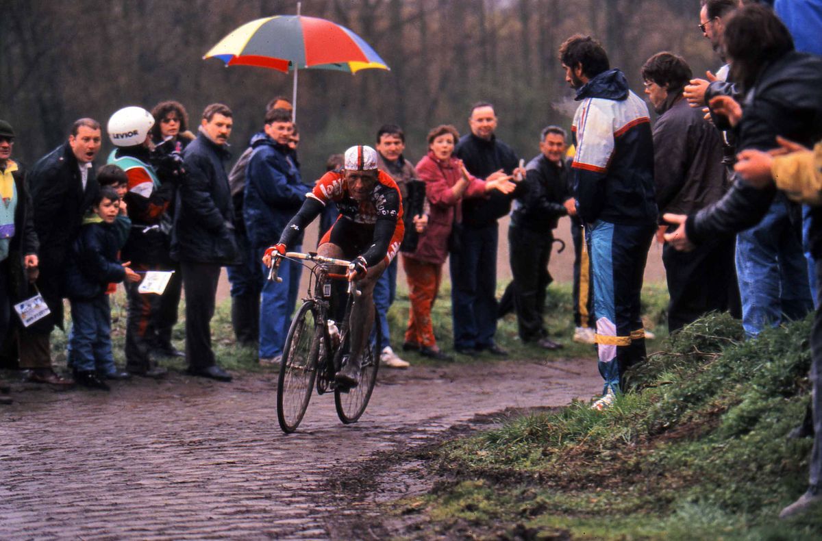 Andrei Tchmil en route to victory at the 1994 Paris-Roubaix.