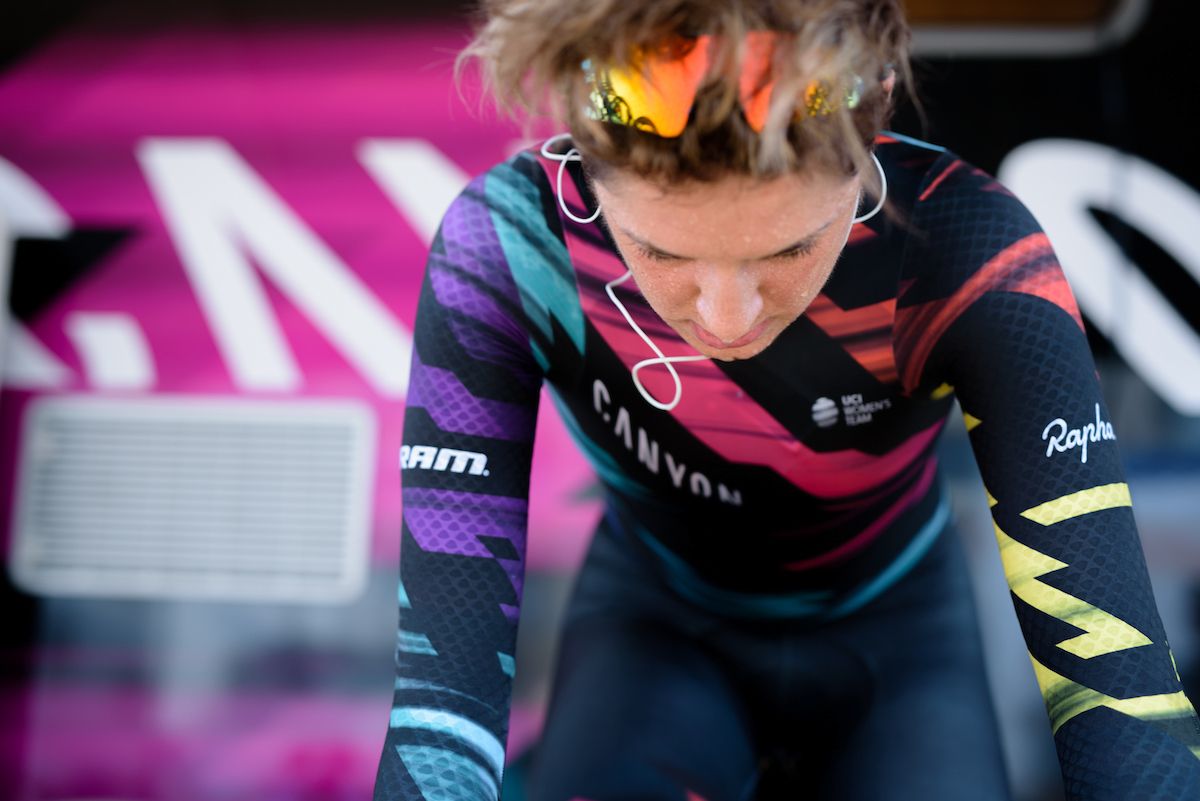 Barbara Guarischi (CANYON//SRAM Racing) warms up at the 4.4 km Prologue of the Lotto Belgium Tour