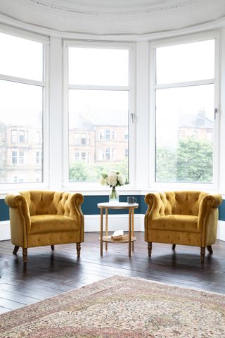 To flatter the elegant proportions of their flat, Iain Martin and Eóin Colgan rethought the layout and filled it with rich colours, drapes and chandeliers