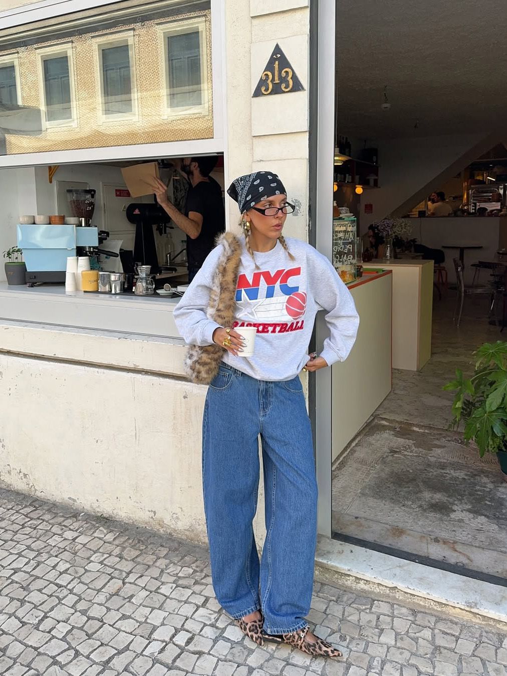@sofiamcoelho in cheetah print shoes