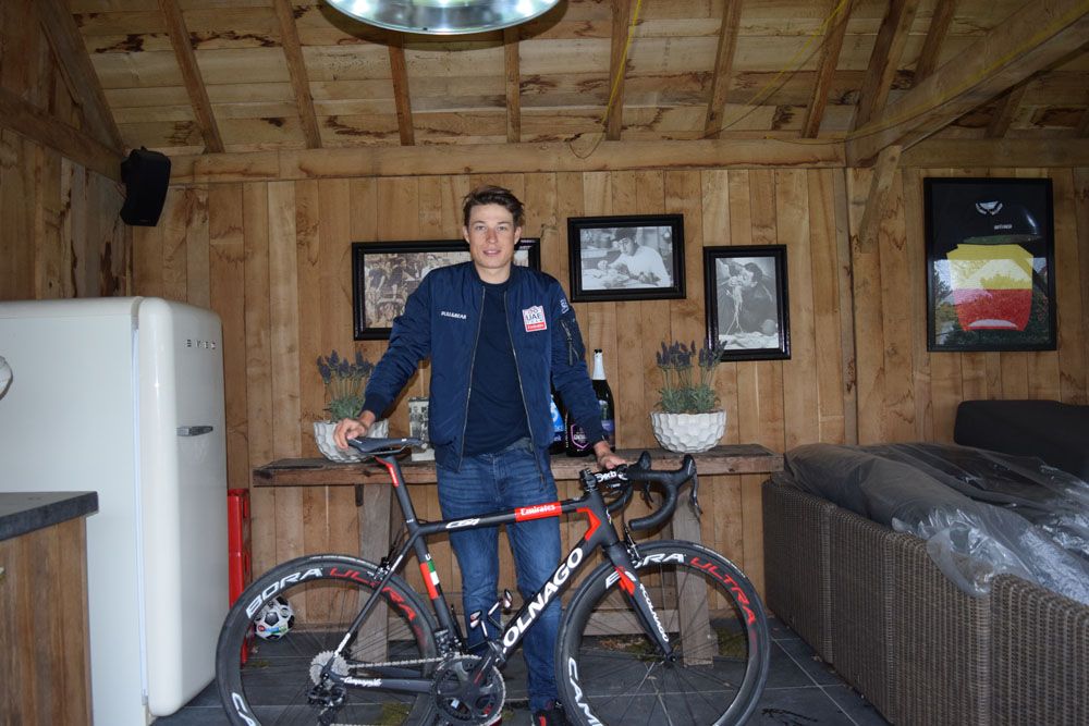 At home with Jasper Philipsen (UAE Team Emirates)