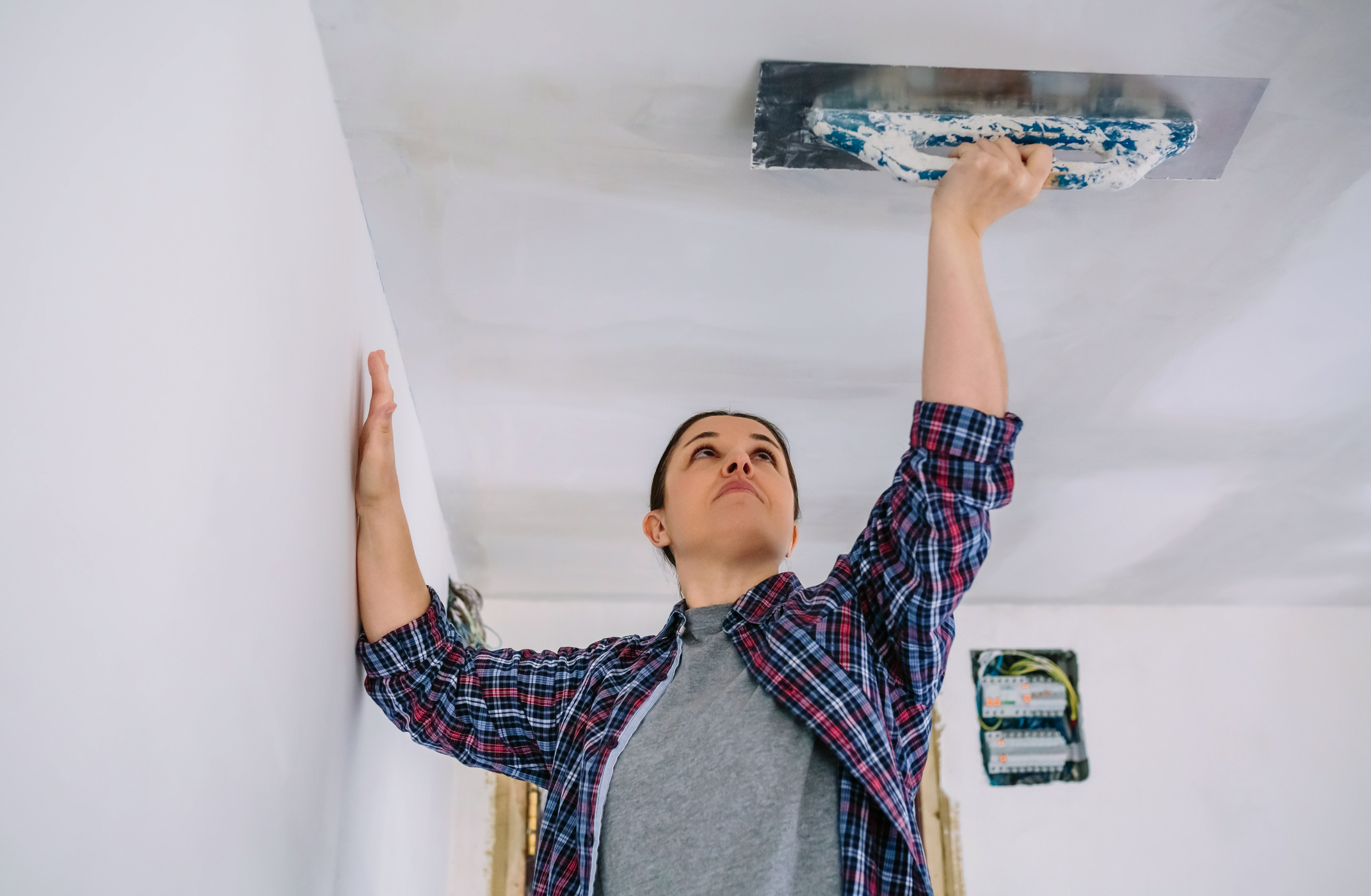 How to repair a plaster ceiling: restore its smooth surface | Homes & Gardens |