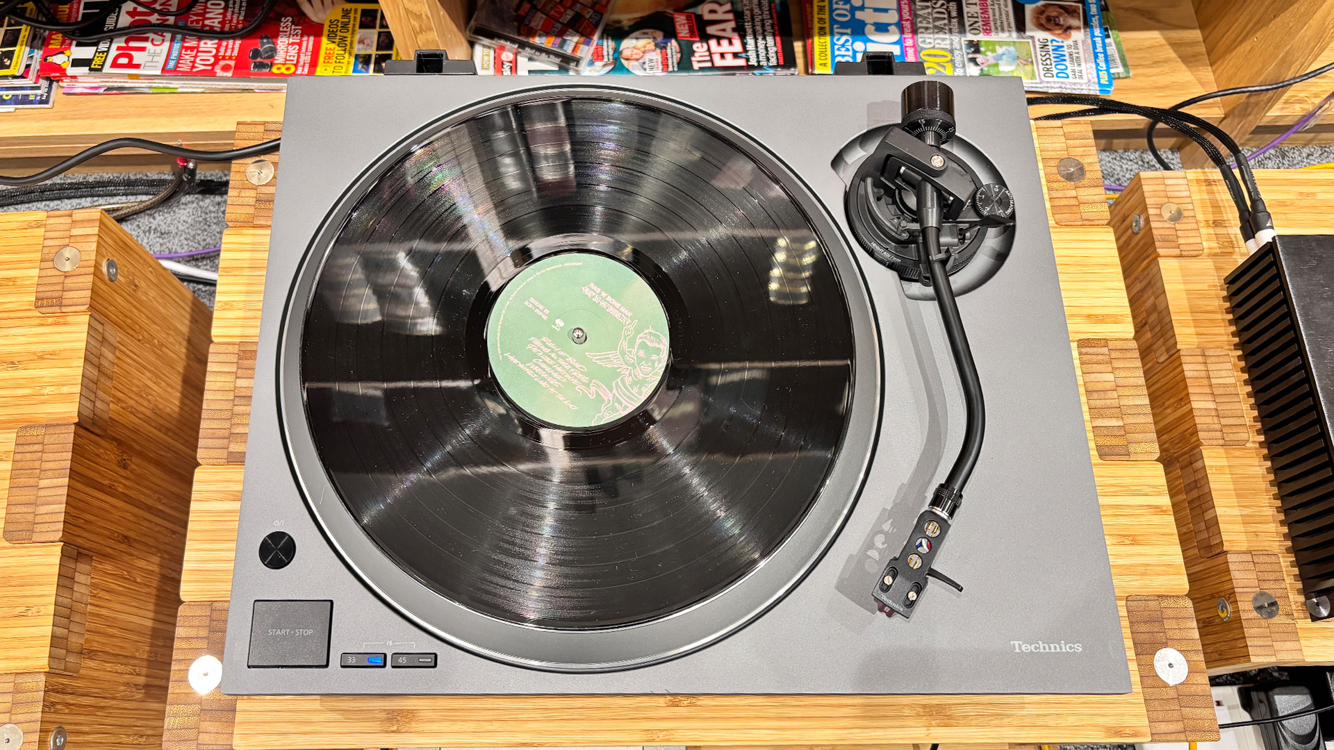 Technics SL-1500CS turntable