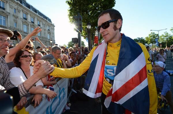 2012 Tour de France champion Bradley Wiggins with an adoring public in Paris.