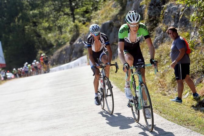 Robert Gesink (Belkin) on the attack with Warren Barguil (Giant-Shimano)
