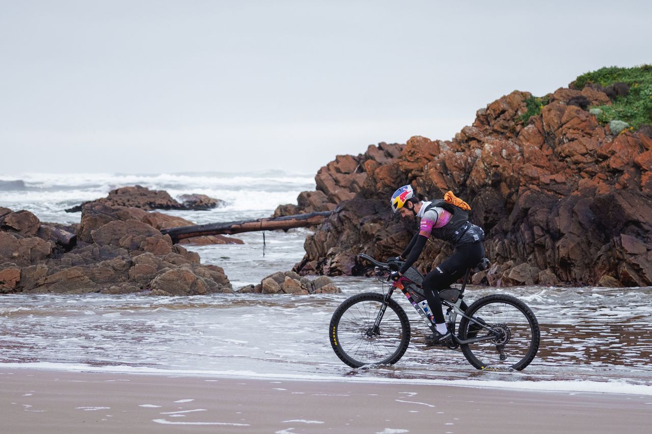 Endurance cyclist Payson McElveen's trans-Tasmania