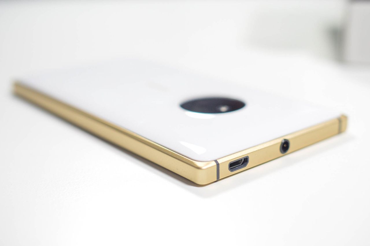 Lumia 830
