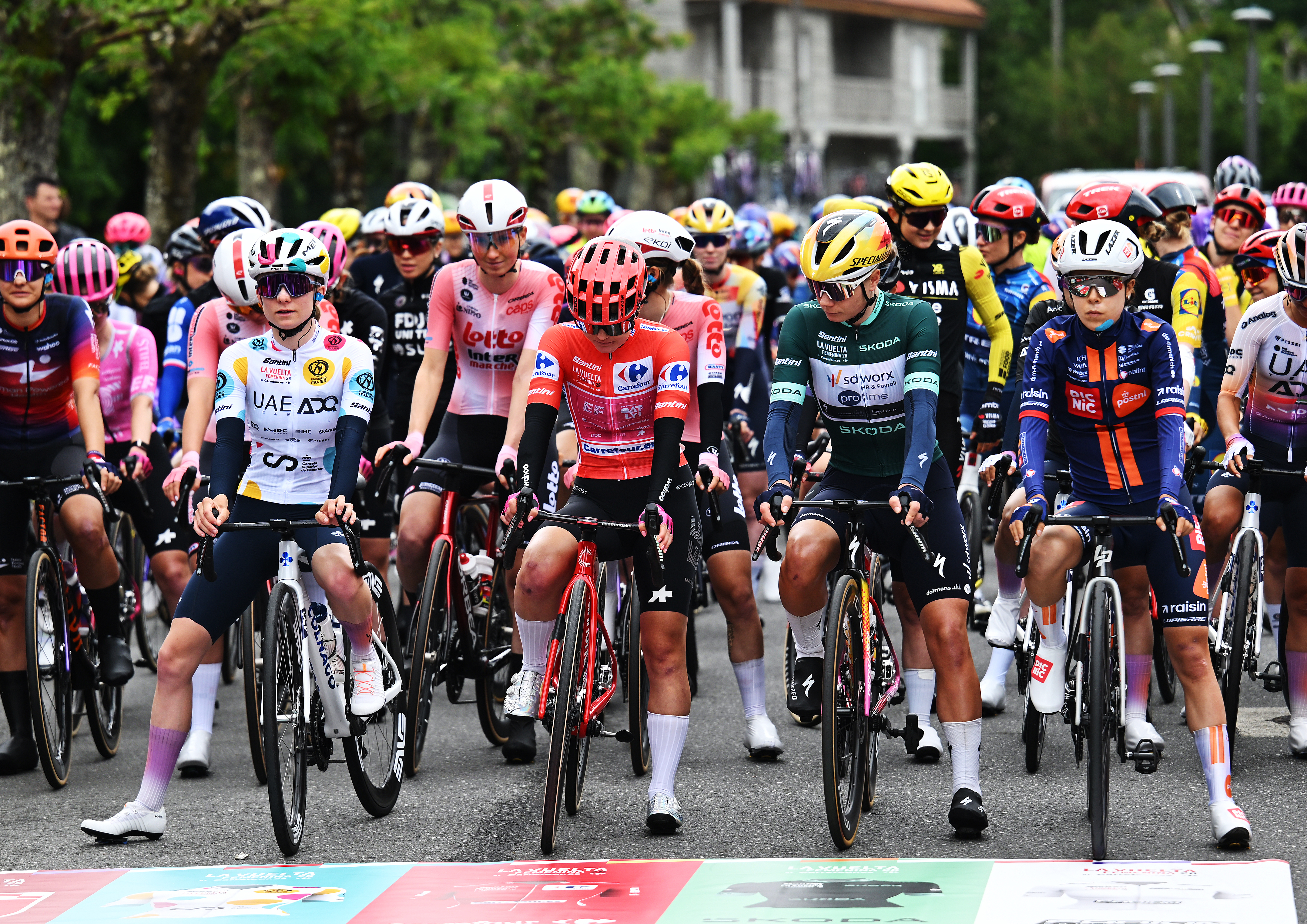 La Vuelta Femenina stage 2 LIVE: Undulating parcours and late climb leaves race wide open
