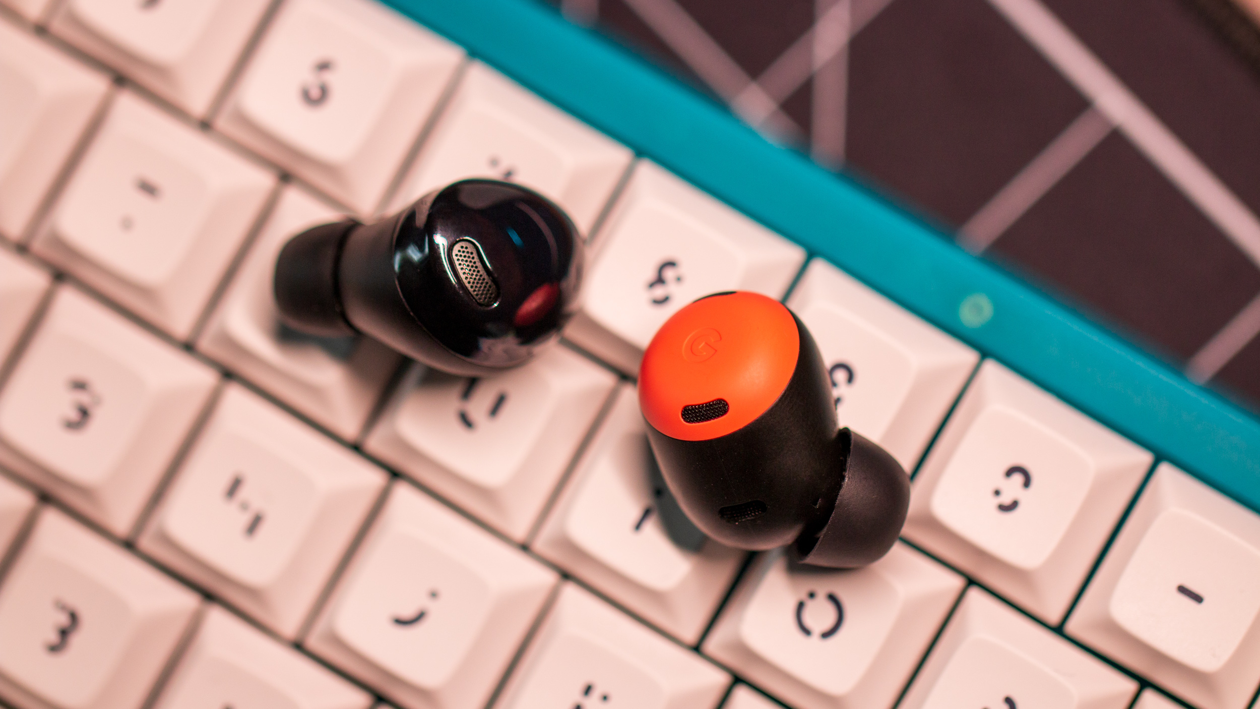 Google Pixel Buds Pro vs. Galaxy Buds Pro top-down comparison