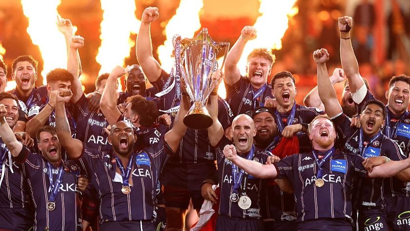 Bordeaux players celebrate winning the 2024/25 Investec Champions Cup