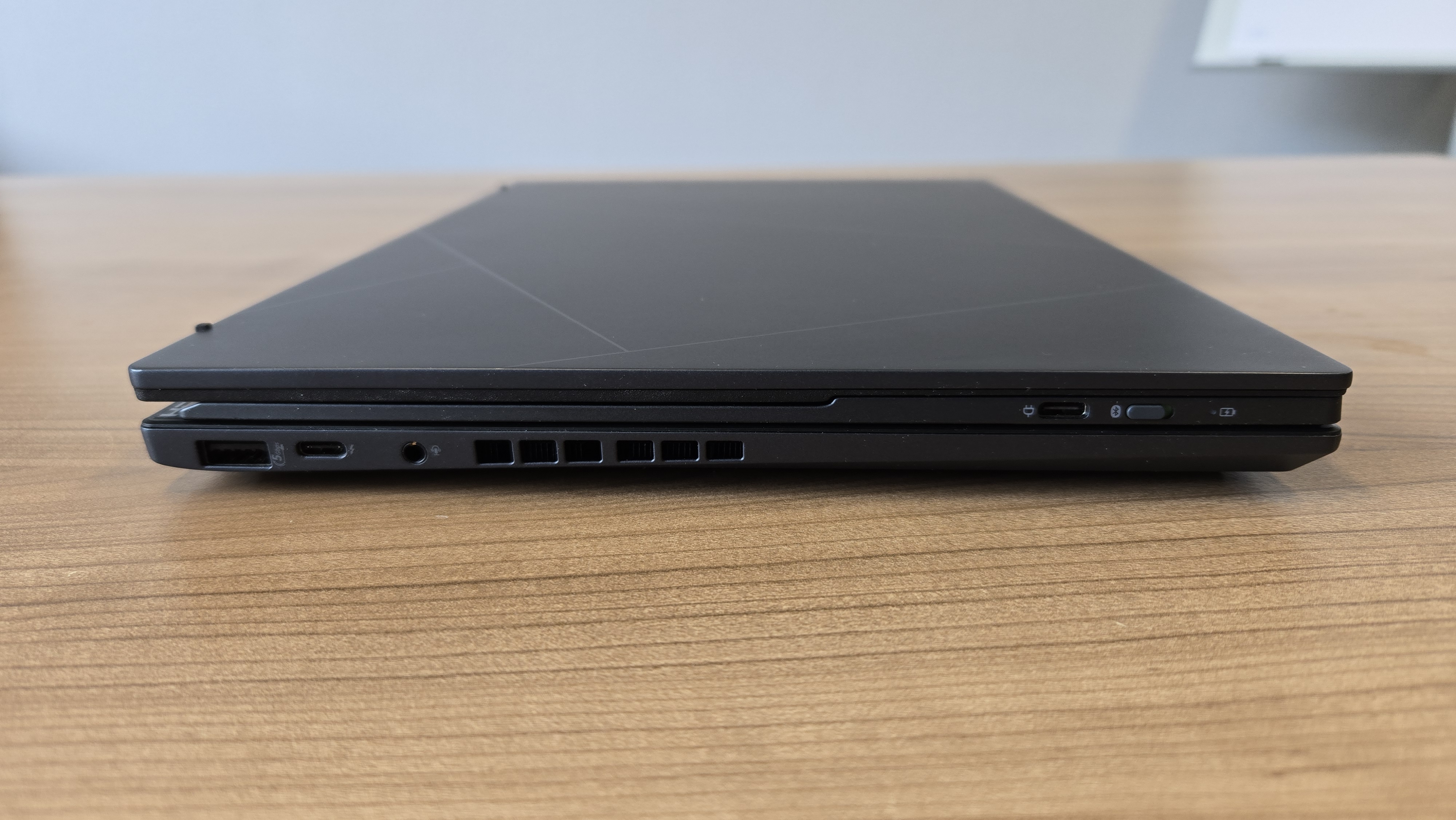 ASUS Zenbook Duo (2025)