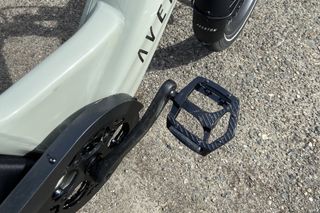 Pedals of the 2023 Aventon Abound e-Cargo bike