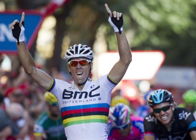 Philippe Gilbert (BMC) timed his sprint to perfection in the finale of stage 12 at the Vuelta for his first victory in the rainbow jersey