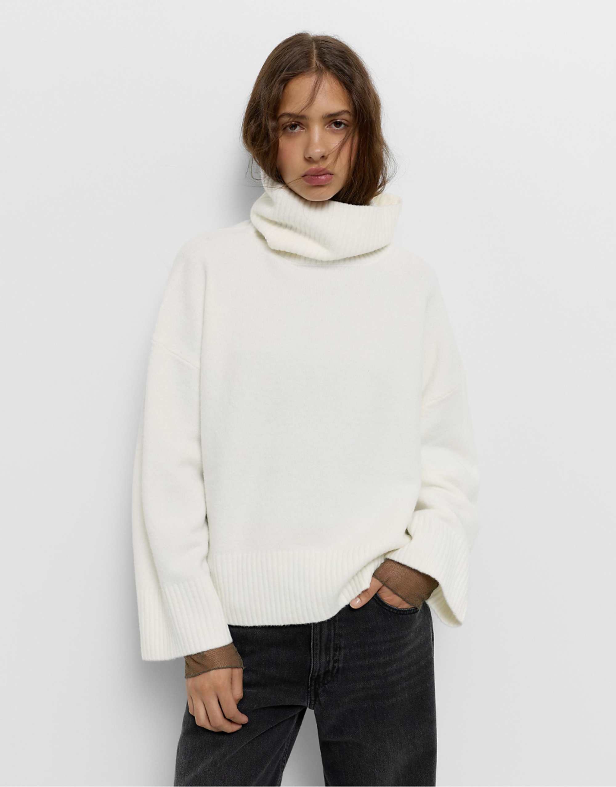 Pull&bear Soft Knit High Neck Jumper in Off White