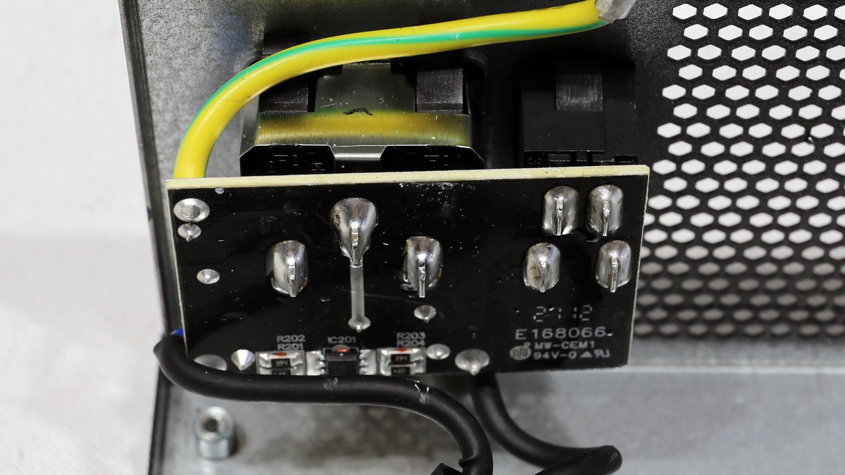 Gigabyte UD1000GM PG5