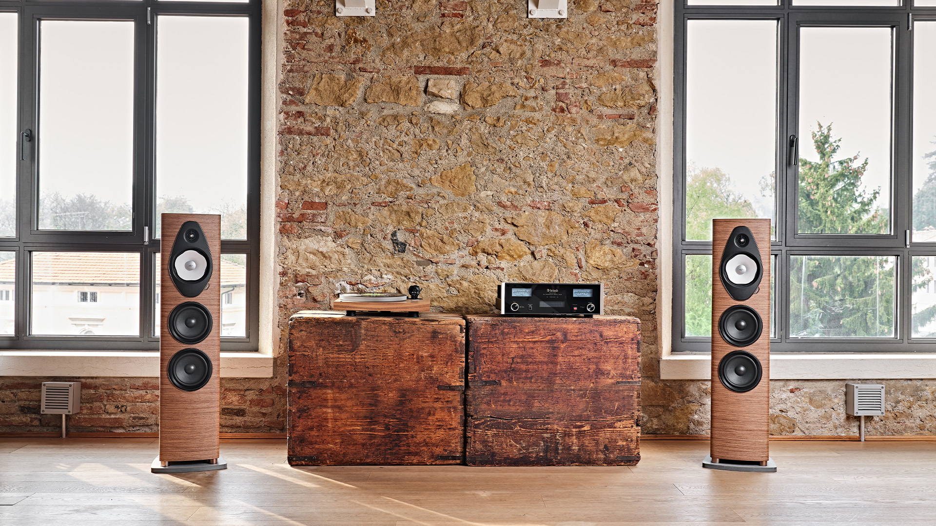 Sonus Faber Sonetto V G2 floorstanding speakers
