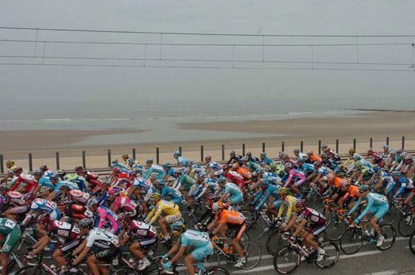 The peloton rolls