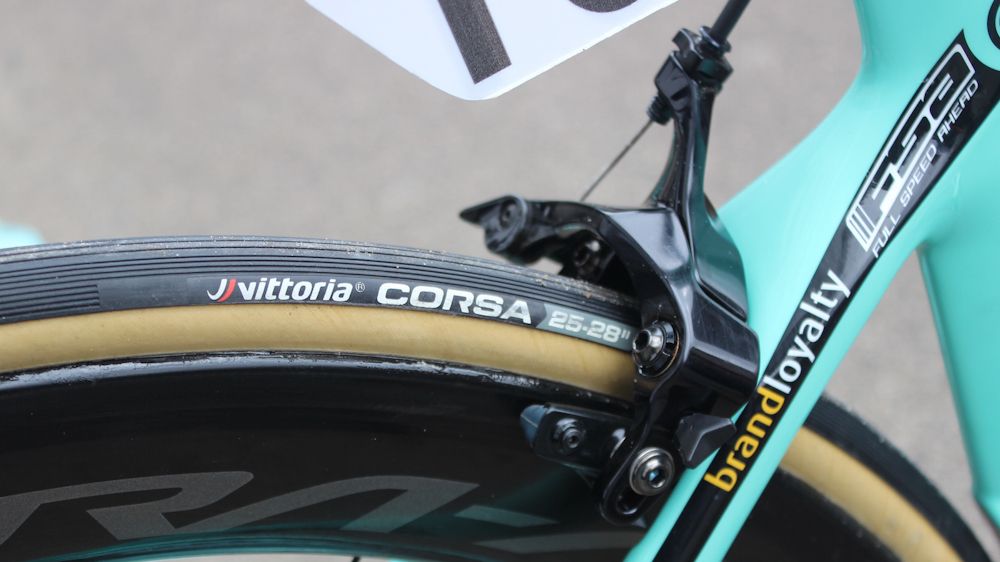 Direct-mount Shimano Dura-Ace 9100 brakes, front and rear