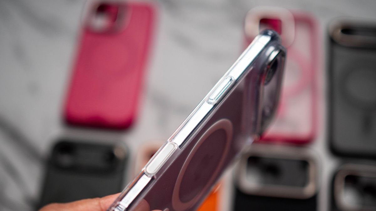 ESR iPhone 17 and 17 Pro cases