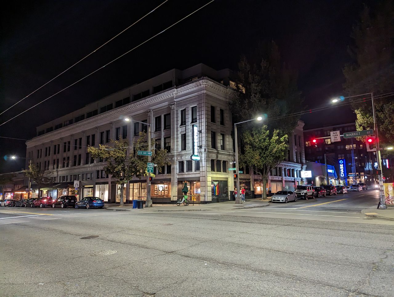Pixel 7 nighttime photo of a building