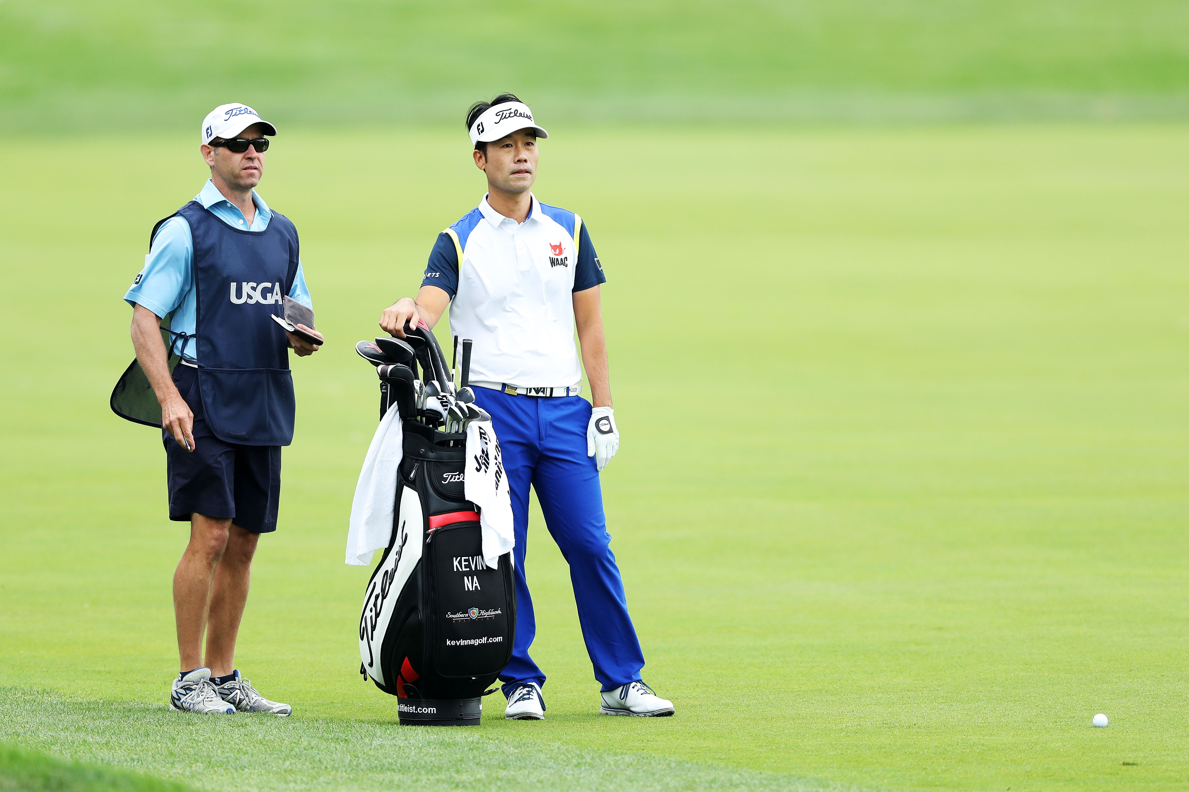 Kenny Harms and Kevin Na during the 2016 US Open