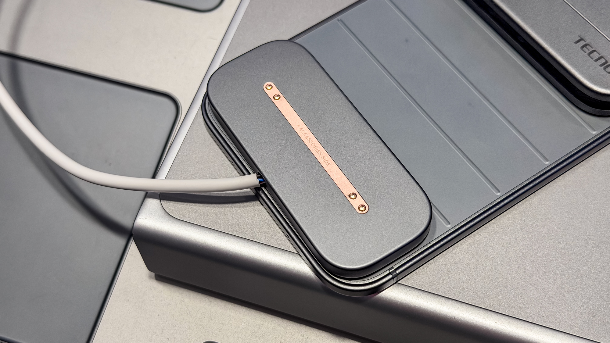 Tecno modular phone charger