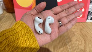 Wireless earbuds: Huawei Freebuds 5