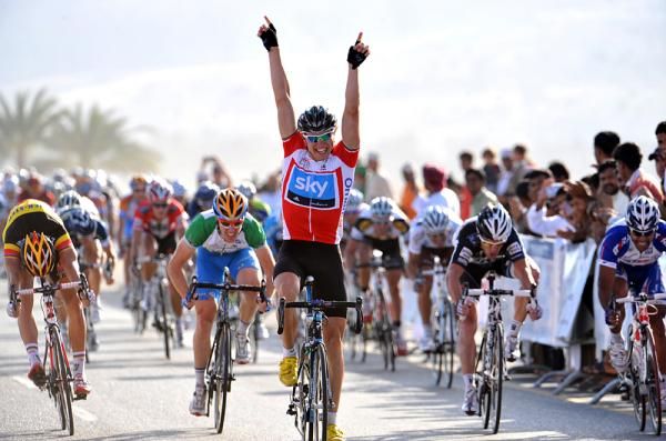 Edvald Boasson Hagen (Team Sky) overpowers the pure sprinters to win stage 3.