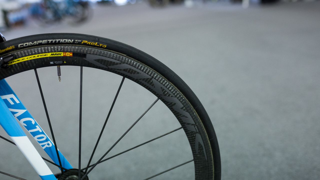 The French component trend continues with Mavic's Cosmic Ultimate carbon wheels