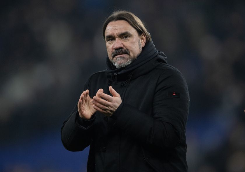 LIVERPOOL, ENGLAND - JANUARY 26: Leeds United manager Daniel Farke acknowledges the fans after the Premier League match between Everton and Leeds United at Hill Dickinson Stadium on January 26, 2026 in Liverpool, England. (Photo by Visionhaus/Getty Images) ***Local Caption*** Daniel Farke