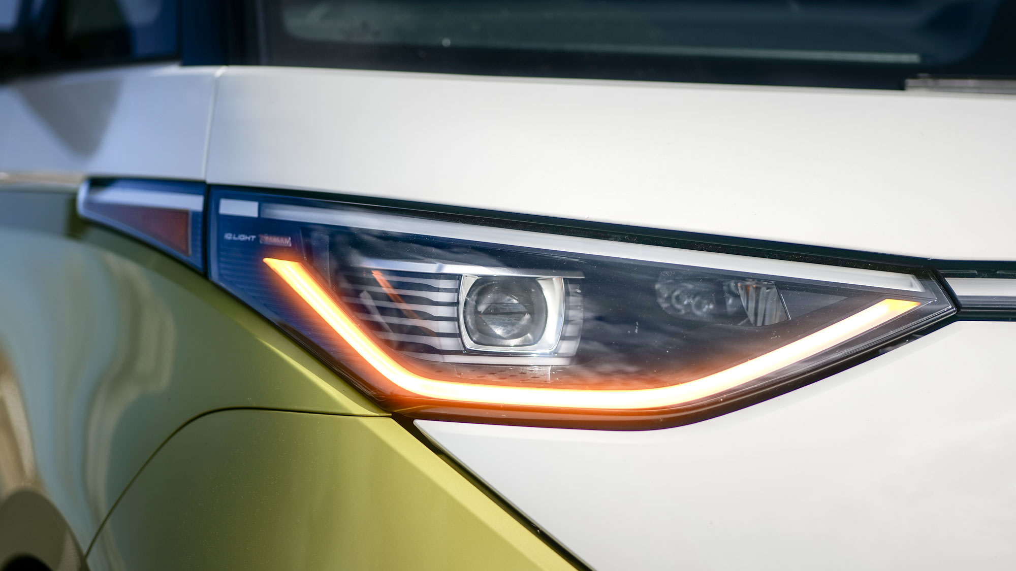 2025 Volkswagen ID. Buzz Pro S Plus 4MOTION test drive.