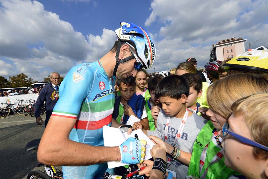 Vincenzo Nibali signs some autographs