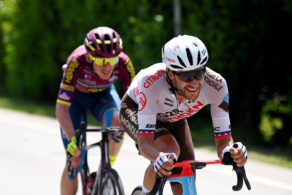 Larry Warbasse (AG2R Citroën) leads the breakaway with Veljko Stojnić (Corratec - Selle Italia) on stage 19 of the Giro d&#039;Italia 