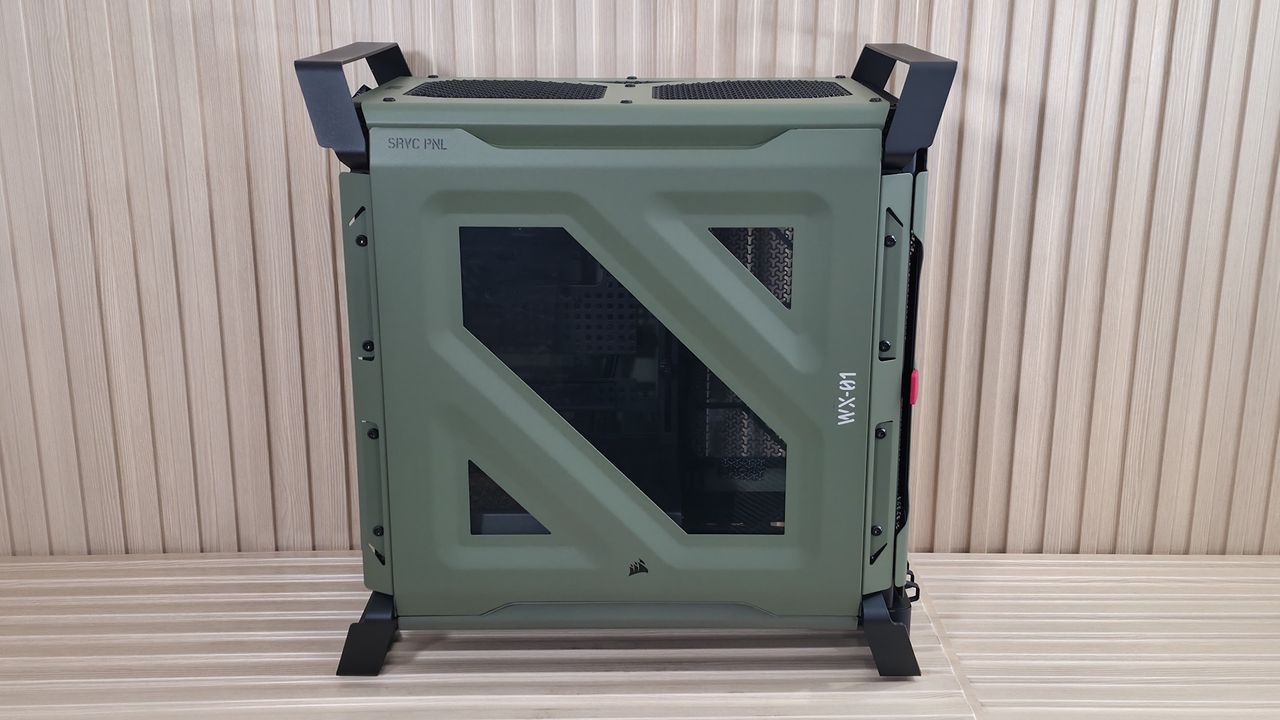 Corsair Warthog RS - Outside