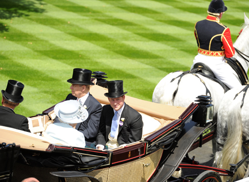 Royal-Procession-1-17-6-14.jpg