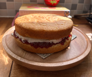 Vanilla sponge baked in the air fryer