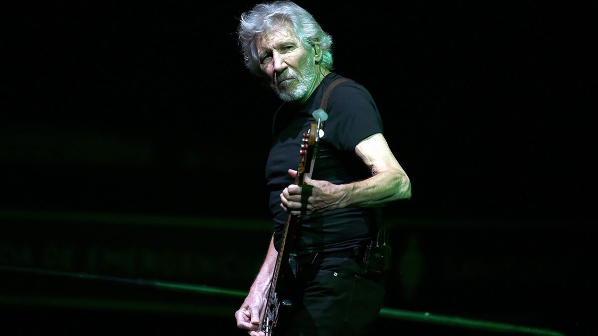 Roger Waters Urges Maroon 5 To ‘take A Knee’ At This Weekend's Super 