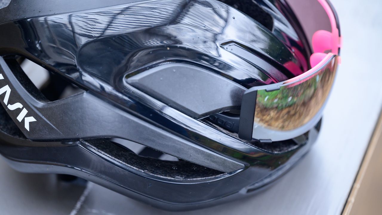 Kask Elemento sunglasses storage
