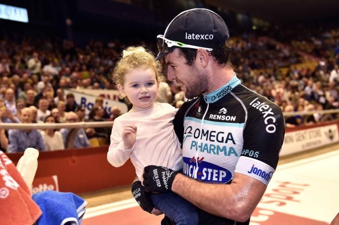 Mark Cavendish with his daughter Delilah