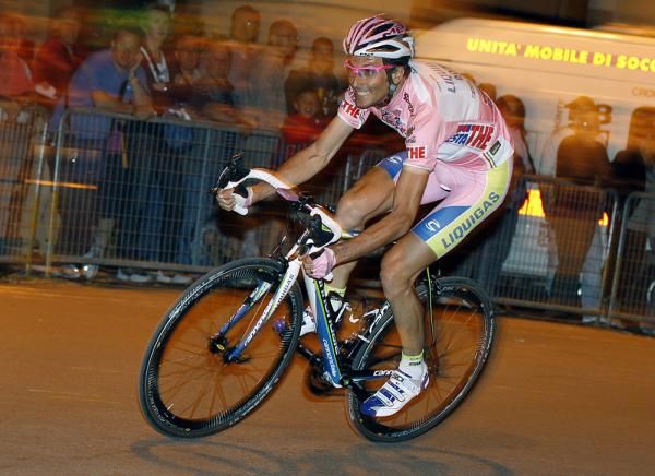 Ivan Basso seems to be enjoying himself
